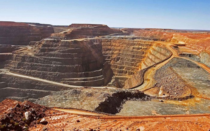 Image: Professional and knowledge intensive supply chains supporting mining and agricultural activities